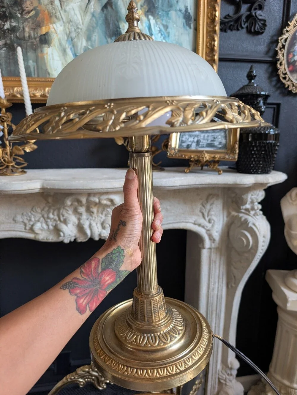 Vintage MCM/Art Deco Gold Floral Frosted Glass 2 Lights Metal Table Accent Lamp